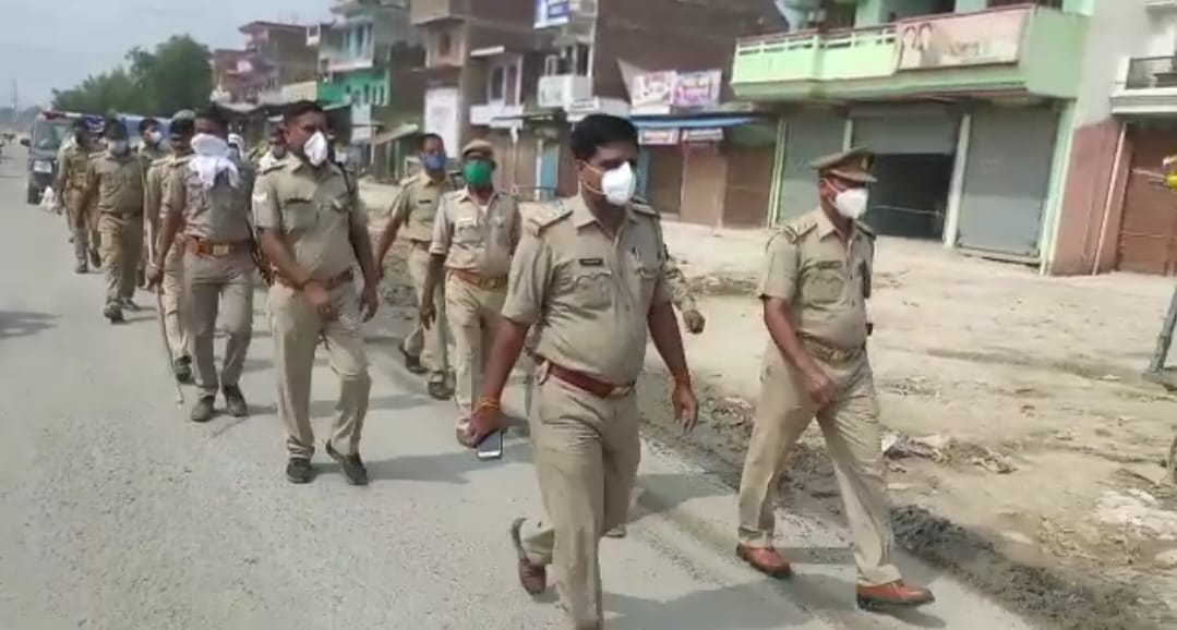 हॉटस्पॉट एरिया में पुलिस की सख्ती बढ़ी