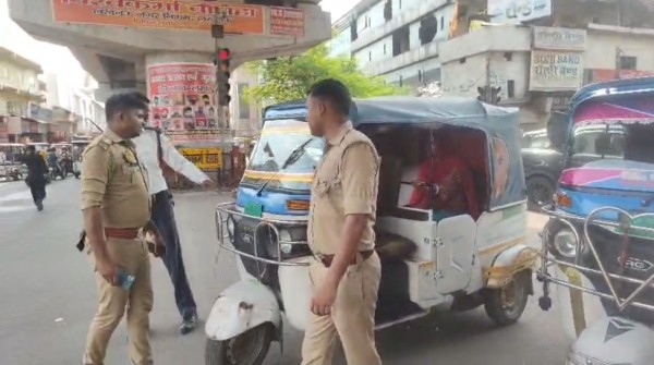 लखनऊ में ‘ऑपरेशन सेफ राइड’ तेज, ई-रिक्शा चालकों के सत्यापन के साथ क्यूआर कोड किया जाएगा चस्पा
