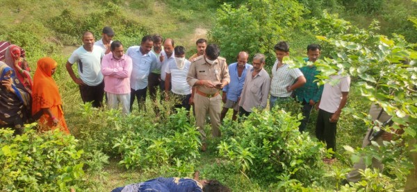 जंगल में मिला अज्ञात महिला का शव