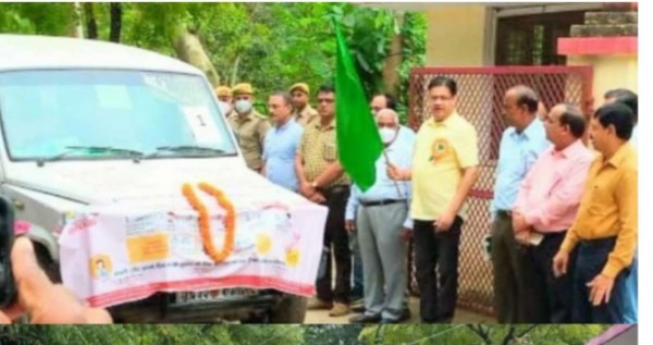 जिला अधिकारी ने संचारी रोग नियंत्रण एवं दस्तक अभियान की रैली को हरी झंडी दिखाकर किया रवाना