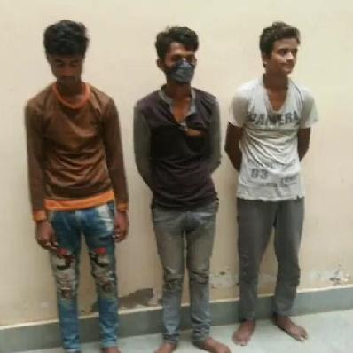 चोरी की बकरियों के साथ तीन शातिर चोर गिरफ्तार