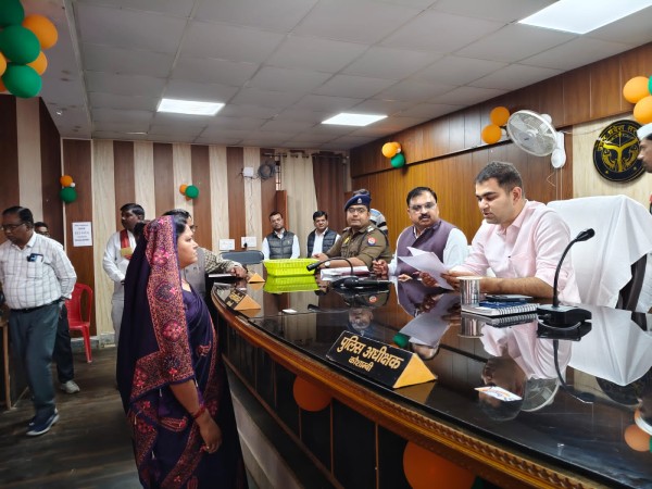 जिलाधिकारी ने तहसील चायल में सुनी जनशिकायतें