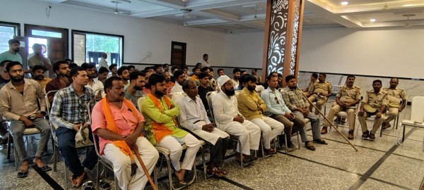 गणेश विसर्जन व बारावफात के त्योहार को लेकर पीस कमेठी की हुई बैठक
