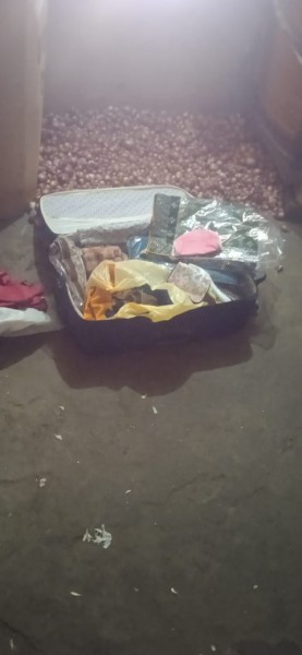 खिड़की के रास्ते घर में घुसकर लाखों के गहने चुराए
