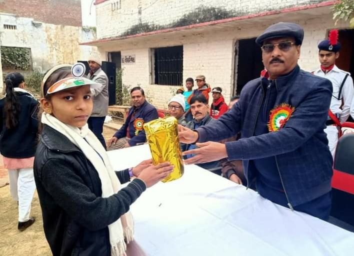 प्रतापगढ जनपद के ग्रामीणांचलो में सादगी से मनाया गया 72 वां गणतंत्र दिवस