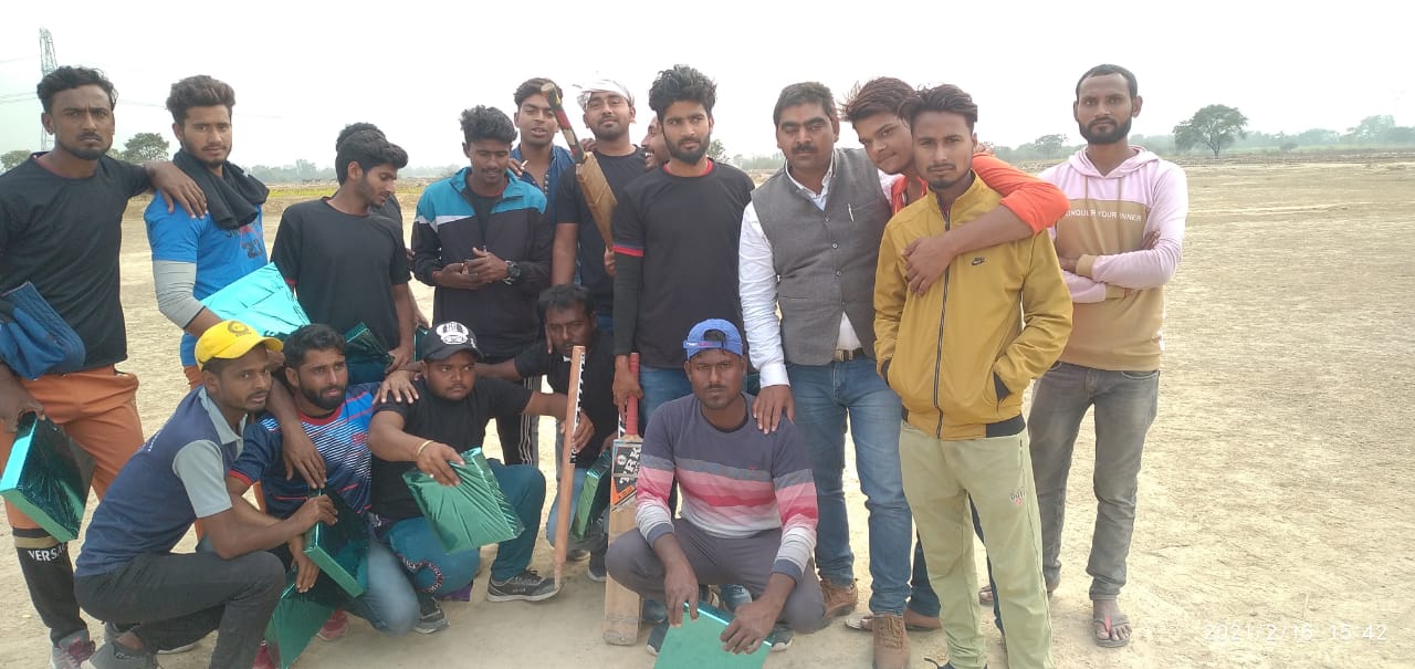 तिवारी महमद पुर क्रिकेट प्रतियोगिता का खेला गया फाइनल मैच