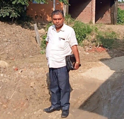 15 दिनों बाद टूटी पुलिया का निरीक्षण करने पहुंचे अवर अभियंता