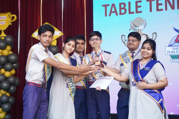 दी लखनऊ पब्लिक कॉलेजिएट, जॉपलिंग रोड में वार्षिक पुरस्कार वितरण‌ हुआ संपन्न