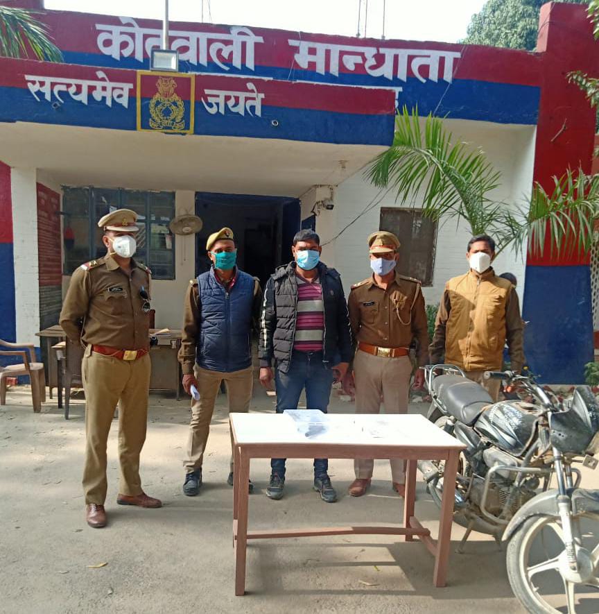 चोरी की मोटरसाइकिल, अवैध तमंचा व कारतूस के साथ एक गिरफ्तार