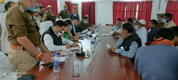 शिकायत कर्ताओं की शिकायतों का निस्तारण गुणवत्ता पूर्ण एवं त्वरित गति से किया जाए-- जिलाधिकारी