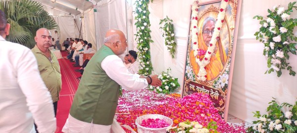 पूर्व राज्य मंत्री वीरेन्द्र तिवारी ने यशोदा देवी को अर्पित की श्रद्धांजलि