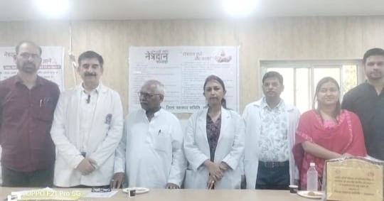 लोगों को नेत्रदान करने में RLB के वरिष्ठ डॉक्टर केपी सिंह का बड़ा ही योगदान