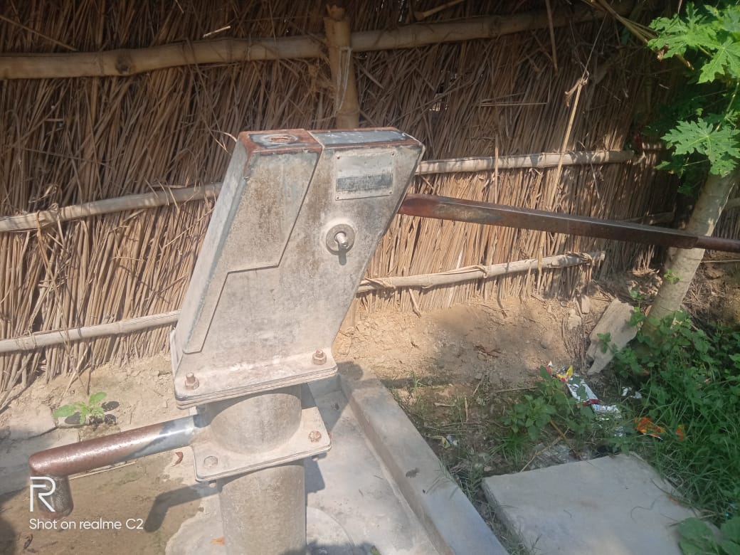 कई महीनों से खराब पड़ा इंडिया मार्का नल नहीं हुआ रि