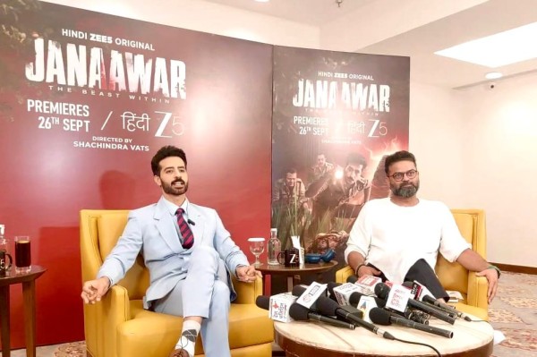 ZEE 5 पर आने वाली क्राइम थ्रिलर “जनावर – द बीस्ट विदइन” का प्रचार करने लखनऊ पहुँचे भुवन अरोड़ा और निर्देशक शचिंद्र वत्स