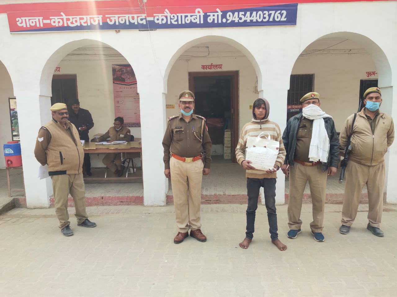 एक किलो तीन सौ ग्राम अवैध गांजा के साथ तस्कर गिरफ्तार