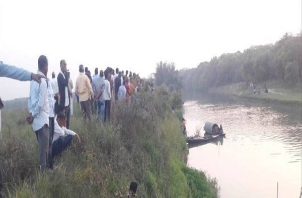 बस्ती में बड़ा हादसा: कुआनो नदी में नाव पलटने से 5 महिलाएं डूबी, दो लापता