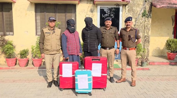 नशीली दवाओं का जखीरा बरामद, बाप-बेटा गिरफ्तार