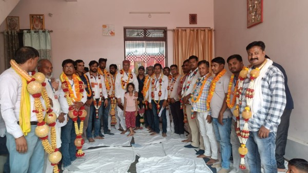 नामदेव दर्जी महासभा कौशाम्बी उत्तर प्रदेश ने मासिक बैठक में नव नियुक्त पदाधिकारियों की घोषणा की।
