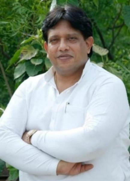 नेताओं के पुत्र-पुत्रियों के नाम पर चल रहा है कारोबार  - लोकदल