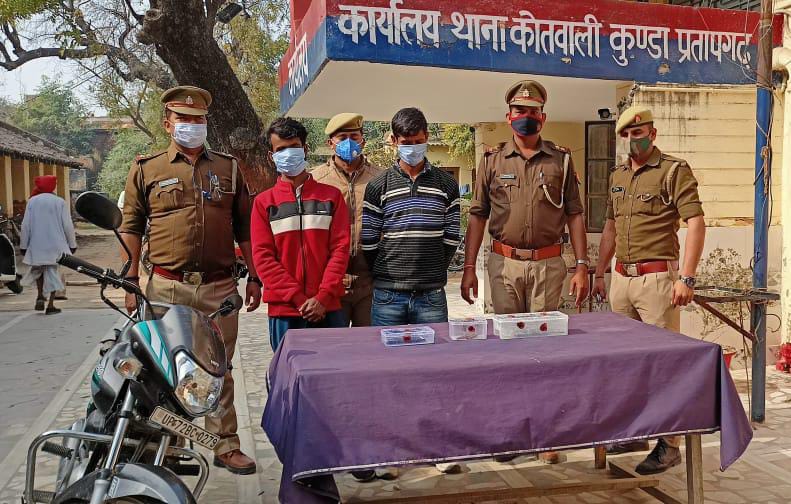 चोरी के मोबाइल फोन, अवैध तमंचा व कारतूस के साथ एक वांछित अभियुक्त गिरफ्तार