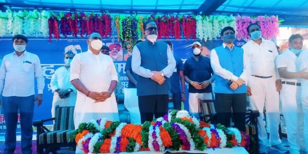 तीन उद्योगपति चला रहे हैं पूरा देश-सतीश चंद्र मिश्रा