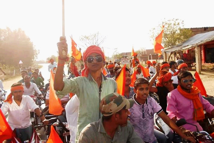 धूम धाम से मनायी गयी स्वामी विवेकानंद की जयंती, निकाली शोभायात्रा