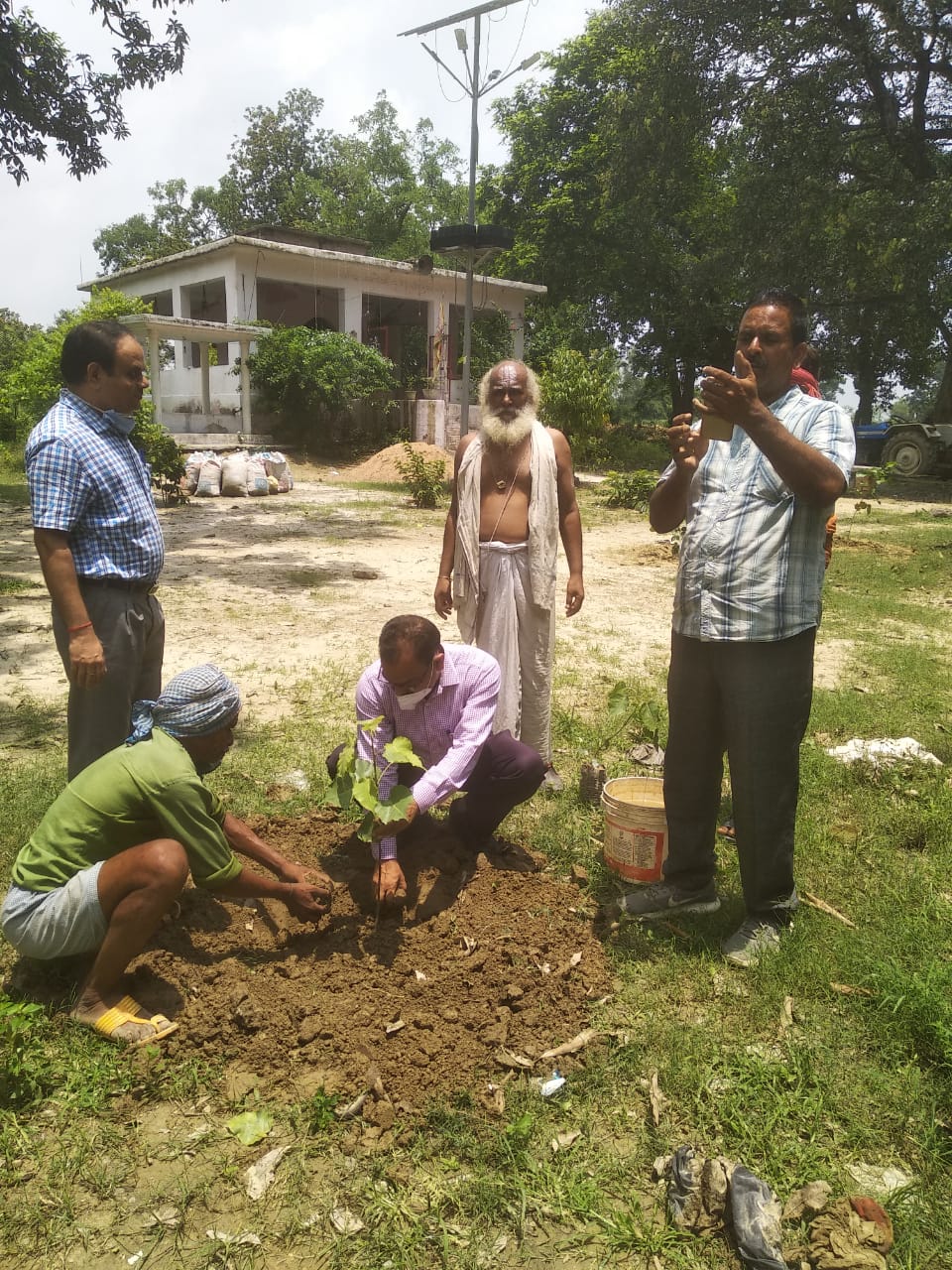 कृषि विभाग के डिप्टी डायरेक्टर ने पशु आश्रय केंद्र का किया निरीक्षण