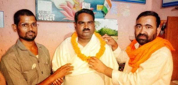 दिव्य जीवन ज्योति फाउंडेशन ने सरस्वती विद्या मंदिर में किया वृक्षारोपण