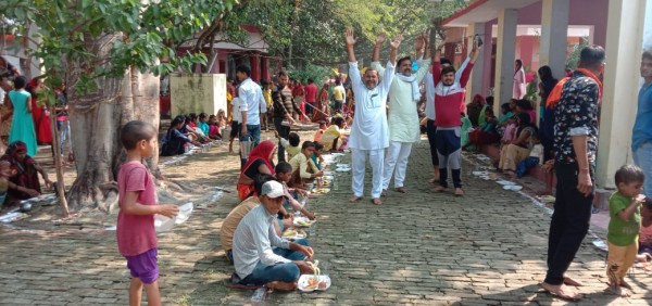 मां नायर देवी के दरबार में हुआ कन्या पूजन एवं कन्या भोज का आयोजन