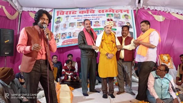 रोहाडा में हुए कवि सम्मेलन में वही काव्य रस की सुमधुर धार
