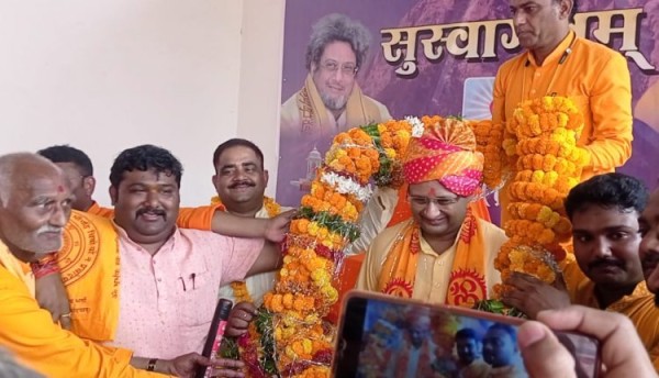 गायत्री गंगा परिवार राजगढ़ में लगा गायत्री परिवार के भक्तों का जमावड़ा