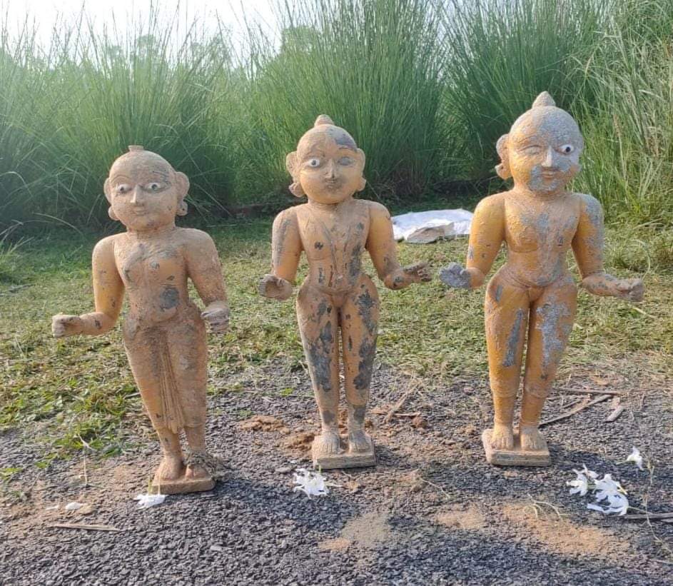 कमलापुर क्षेत्र जयरामपुर पुल के समीप मिली तीन मूर्तियां