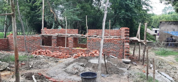 जिम्मेदार लोगों की मिलीभगत से हो रहा अवैध कब्जा, पुलिस की भूमिका संदिग्ध