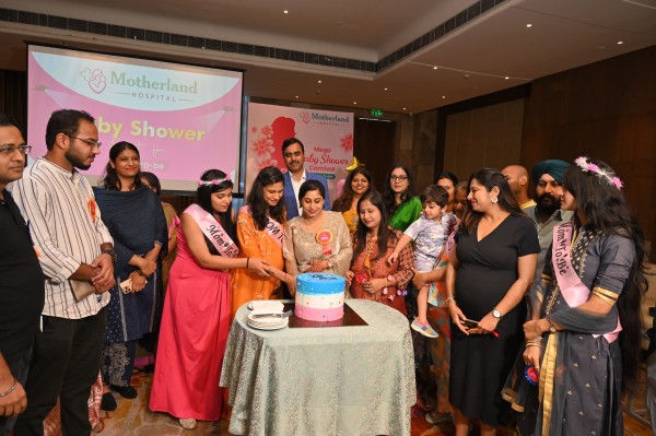 मदरलैंड हॉस्पिटल में मेगा बेबी शावर कार्निवल का आयोजन, 75 से ज्यादा कपल्स ने मनाया पेरेंटहुड का जश्न