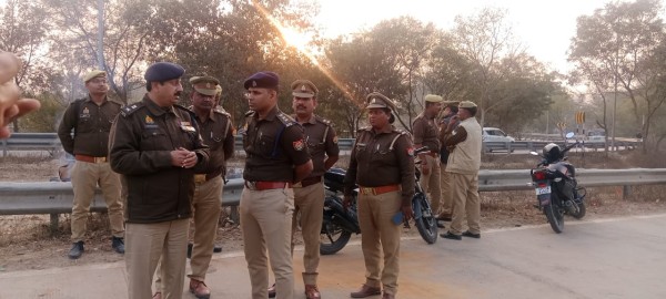 टोल प्लाजा पर डायवर्जन की ब्यवस्था की निरंतर समीक्षा करते रहे पुलिस अधीक्षक