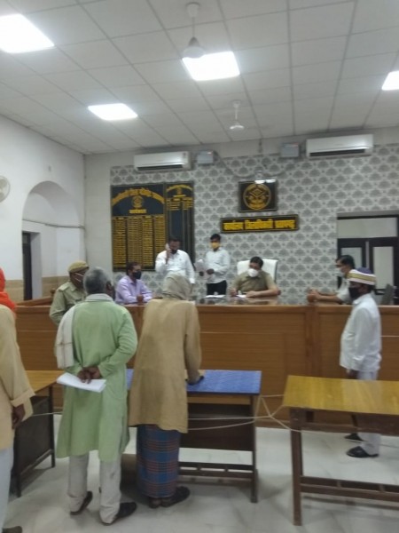 जिलाधिकारी ने आज जन सुनवाई के दौरान सुनी जन समस्याएं
