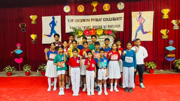मैराथन दौड़ के माध्यम से दि लखनऊ पब्लिक कॉलेजिएट के द्वारा लोगों को दिया गया शांति और सद्भावना का संदेश