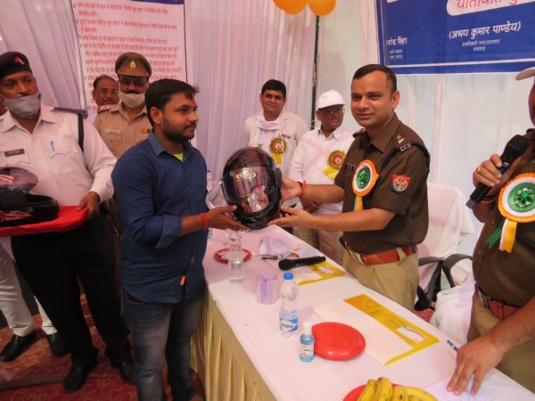 पुलिस अधीक्षक ने यातायात माह नवंबर का किया उद्घाटन