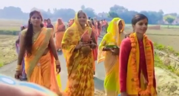 कलश यात्रा के साथ शुरु हुआ सप्ताह ज्ञान महायज्ञ