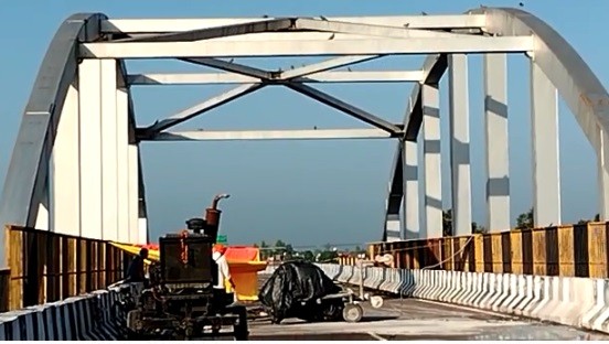 बंद पड़े बाईपास रेलओवर ब्रिज का हटाने का कार्य शुरू