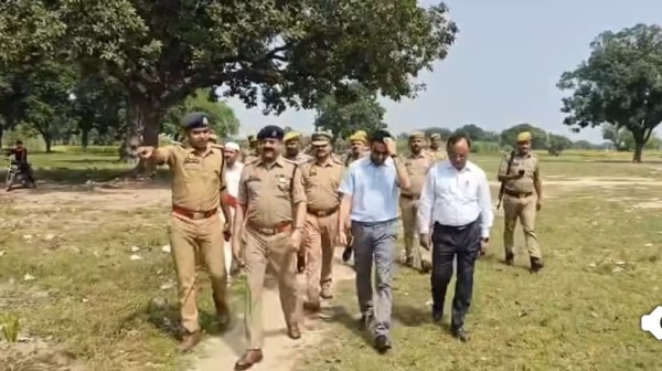 जिलाधिकारी व पुलिस अधीक्षक ने प्रस्तावित पटाखा बिक्री स्थल का किया निरीक्षण
