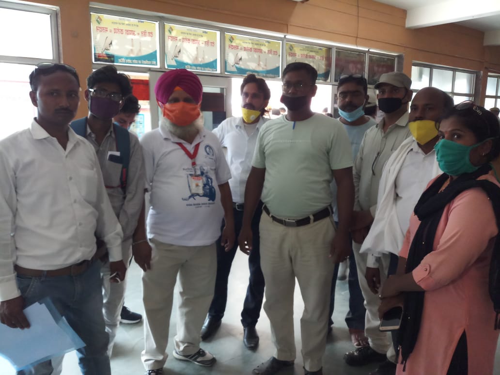 राष्ट्रीय मीडिया महासंघ ने जिला अधिकारी के माध्यम से राज्यपाल को सौंपा ज्ञापन