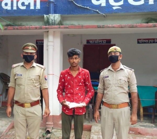 एक तमंचा व 01 जिंदा कारतूस के साथ 01 अभियुक्त गिरफ्तार