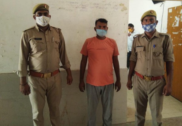 01 अभियुक्त गिरफ्तार, फर्जी नम्बर अंकित एक  टवेरा वाहन बरामद