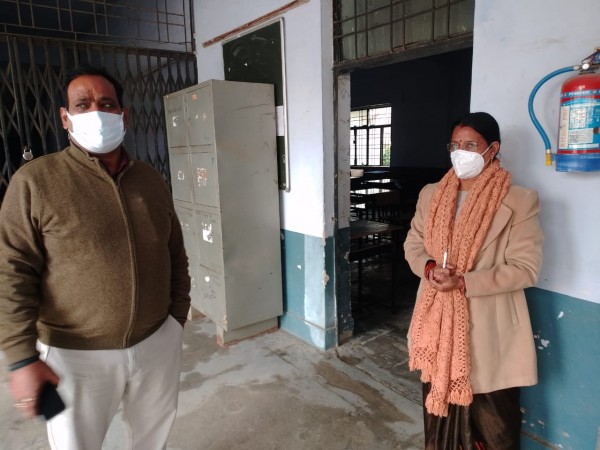 डीएम ने परीक्षा केंद्रों का किया निरीक्षण