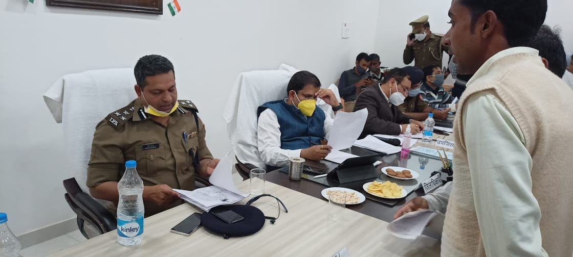 पीड़ित व्यक्ति की समस्याओं को गंभीरता से सुनकर करें निस्तारण--डीएम
