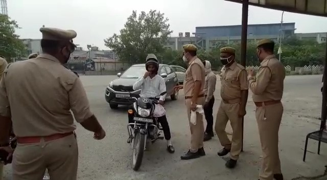 हिस्ट्रीशीटर विकास दुबे के दिल्ली-एनसीआर में छुपे होने इनपुट मिलने के बाद पुलिस अलर्ट, नाकाबंदी कर की जा रही है जांच