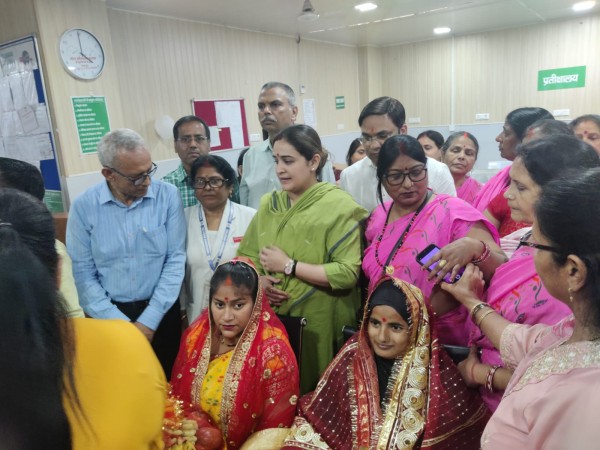 राज नारायण संयुक्त चिकित्सालय लोकबंधु में मनाया गया कन्या जन्म उत्सव,