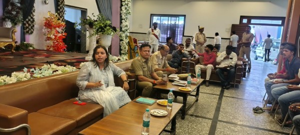 नवरात्रि को लेकर पीस कमेटी की बैठक, अधिकारियों ने दिए शांतिपूर्ण आयोजन के निर्देश