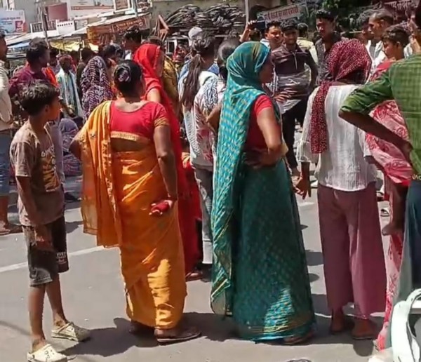 महिगवां में युवक की मौत के बाद परिजनों का हंगामा, हत्या का आरोप लगाकर लगाया जाम